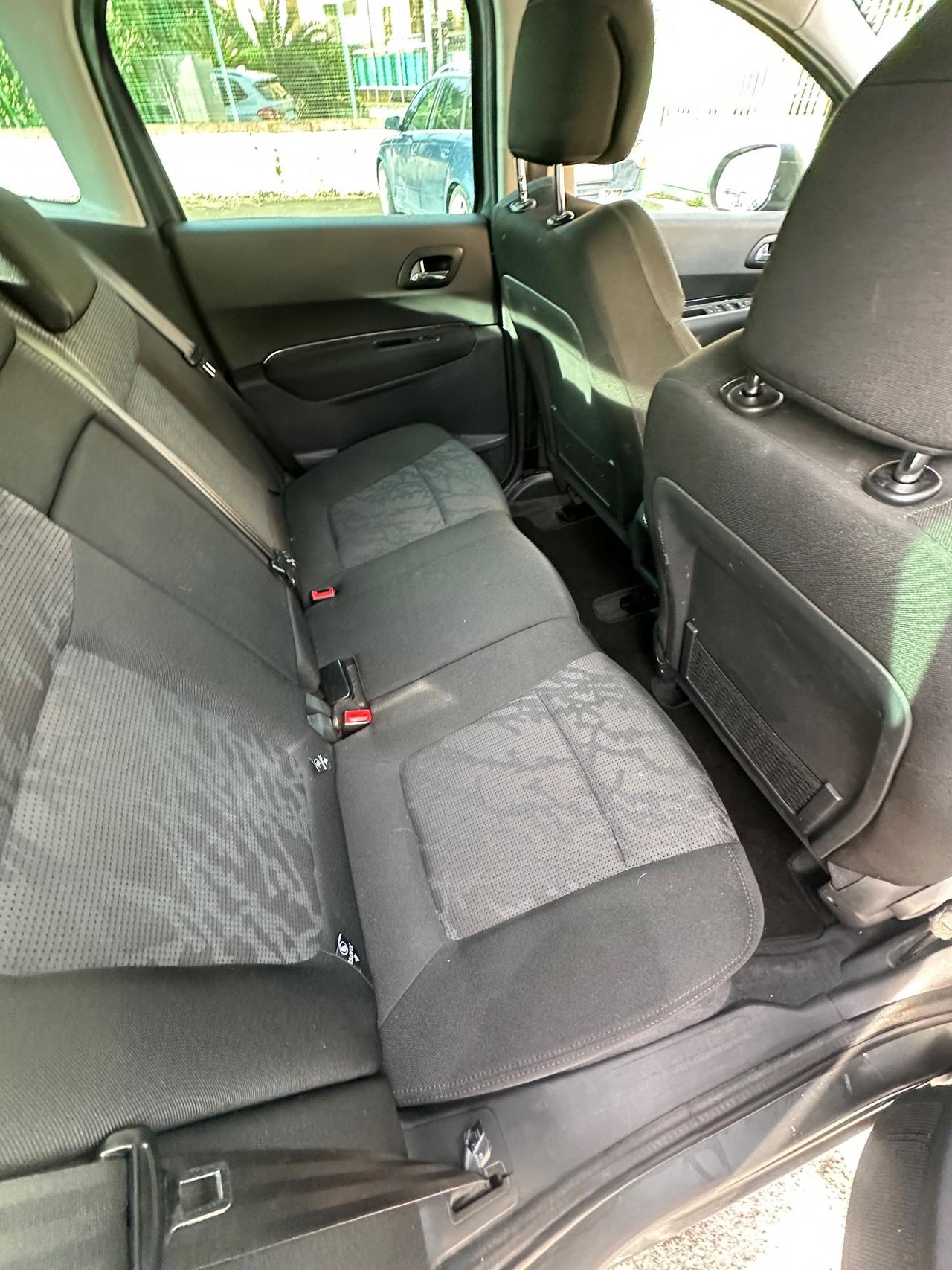 Peugeot 3008 1.6 HDi 110CV Business