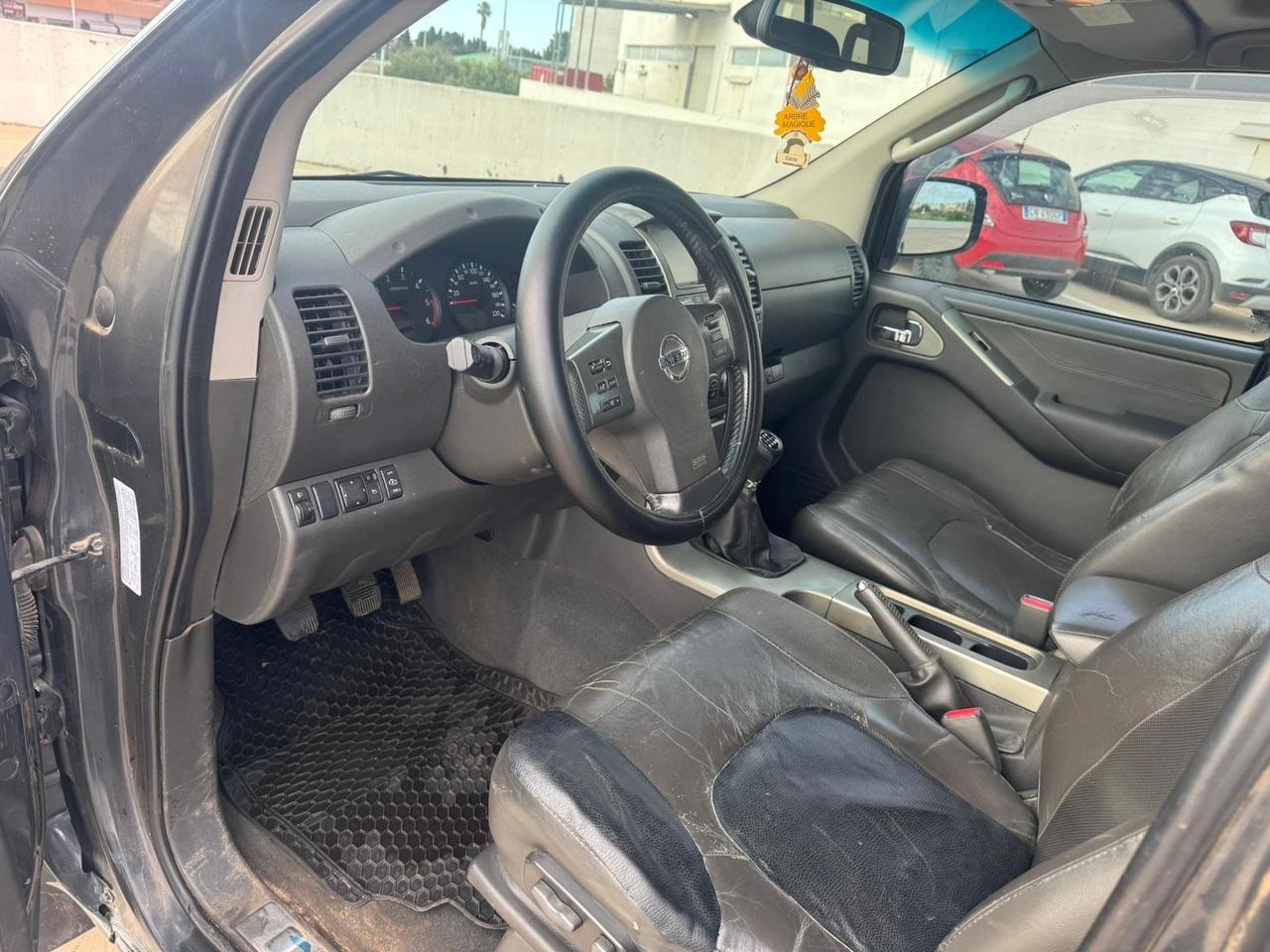 Nissan Navara 2.5 dCi 4 porte Double Cab XE