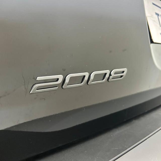 PEUGEOT 2008 Hybrid 145 e-DCS6 GT
