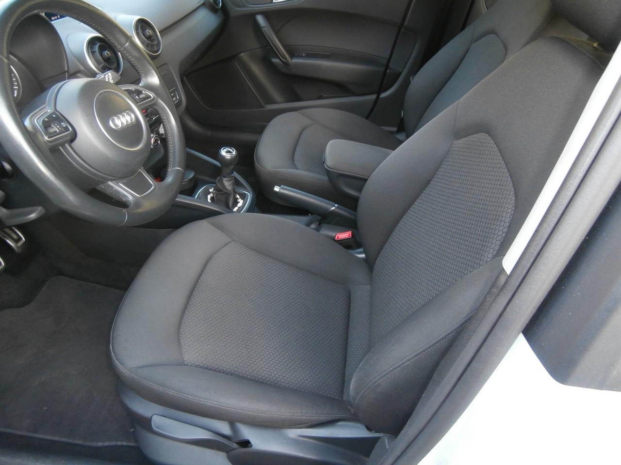 Audi A1 1.4 TDI 90 cv S. LINE Bicolore Neopatentati