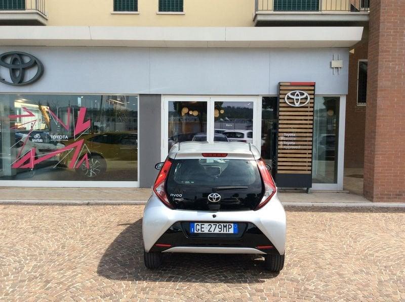 Toyota Aygo Connect 1.0 VVT-i 72 CV 5 porte x-play