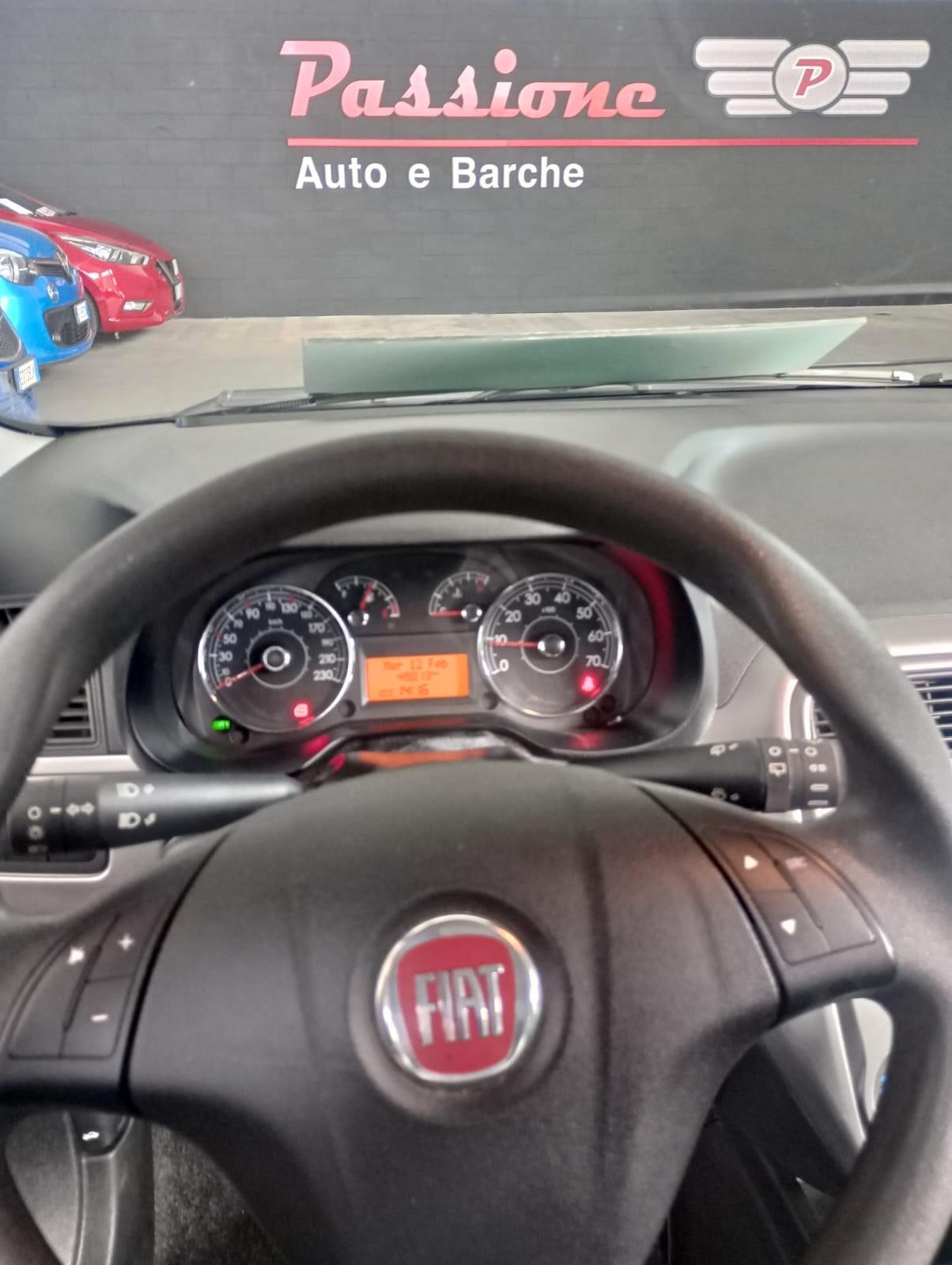 Fiat Punto 1.3 MJT 75 CV 5 porte Street