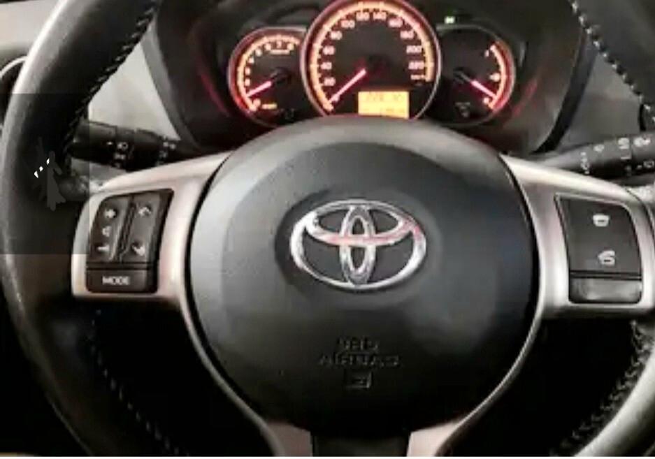 Toyota Yaris 1.0 5 porte