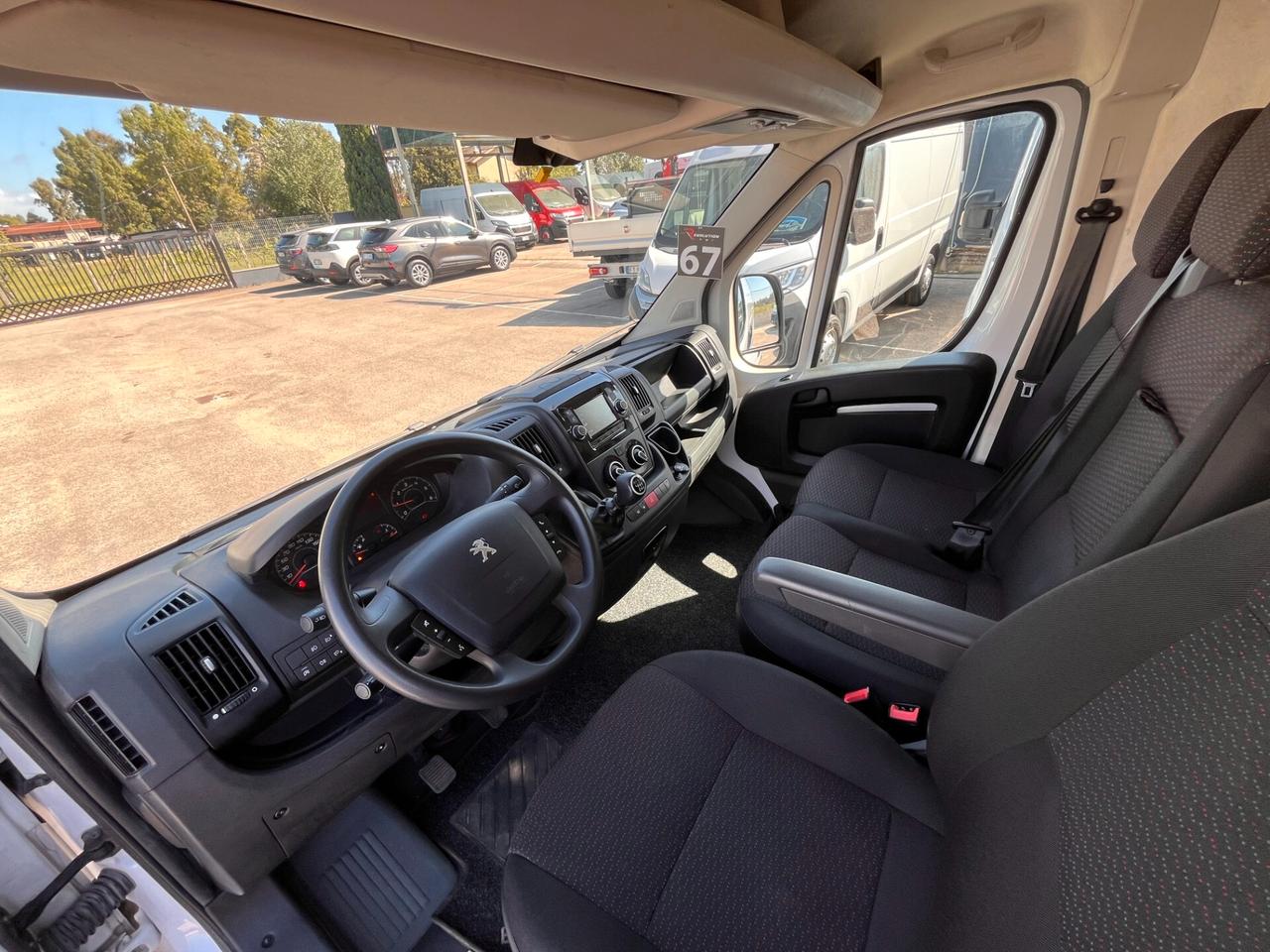 Peugeot BOXER PREMIUM 335 L3H2 2.2 BLUEHDI 140 CV.
