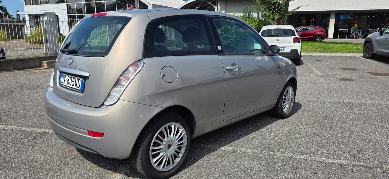 Lancia Ypsilon 1.4 Platino Ecochic GPL