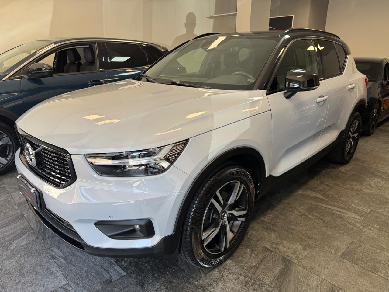 Volvo XC40 D3 2.0 150 Cv R-design Finanziabile