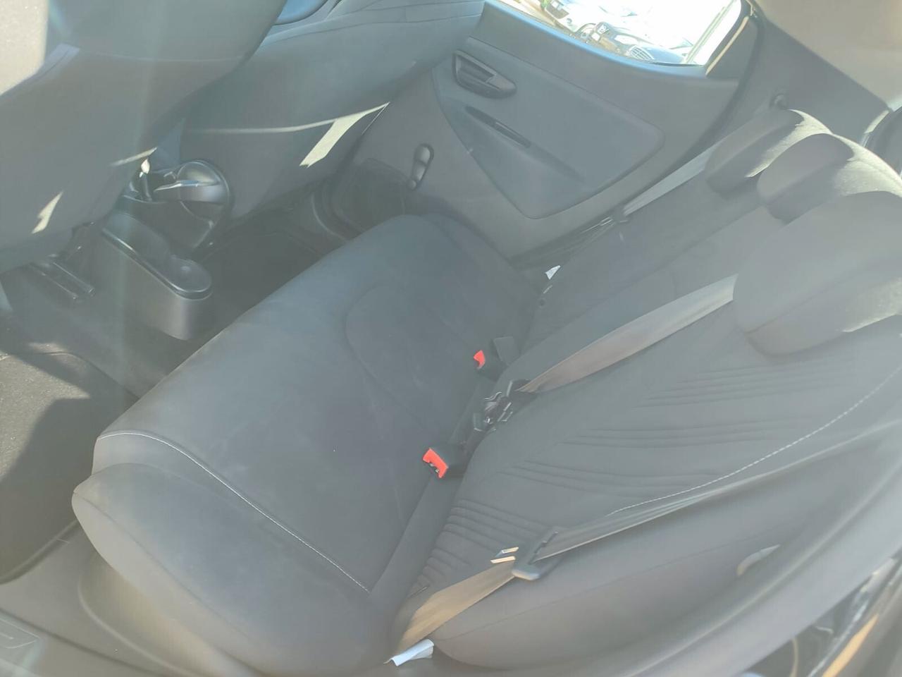 Lancia Ypsilon 1.0 FireFly 5 porte S&S Hybrid Gold