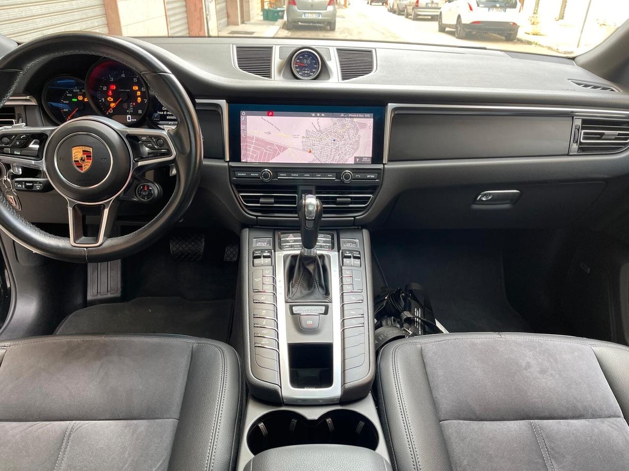 Porsche Macan 2.0 TETTO/FULL