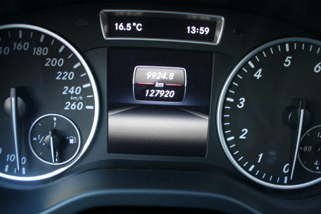 MERCEDES-BENZ A 200 Sport