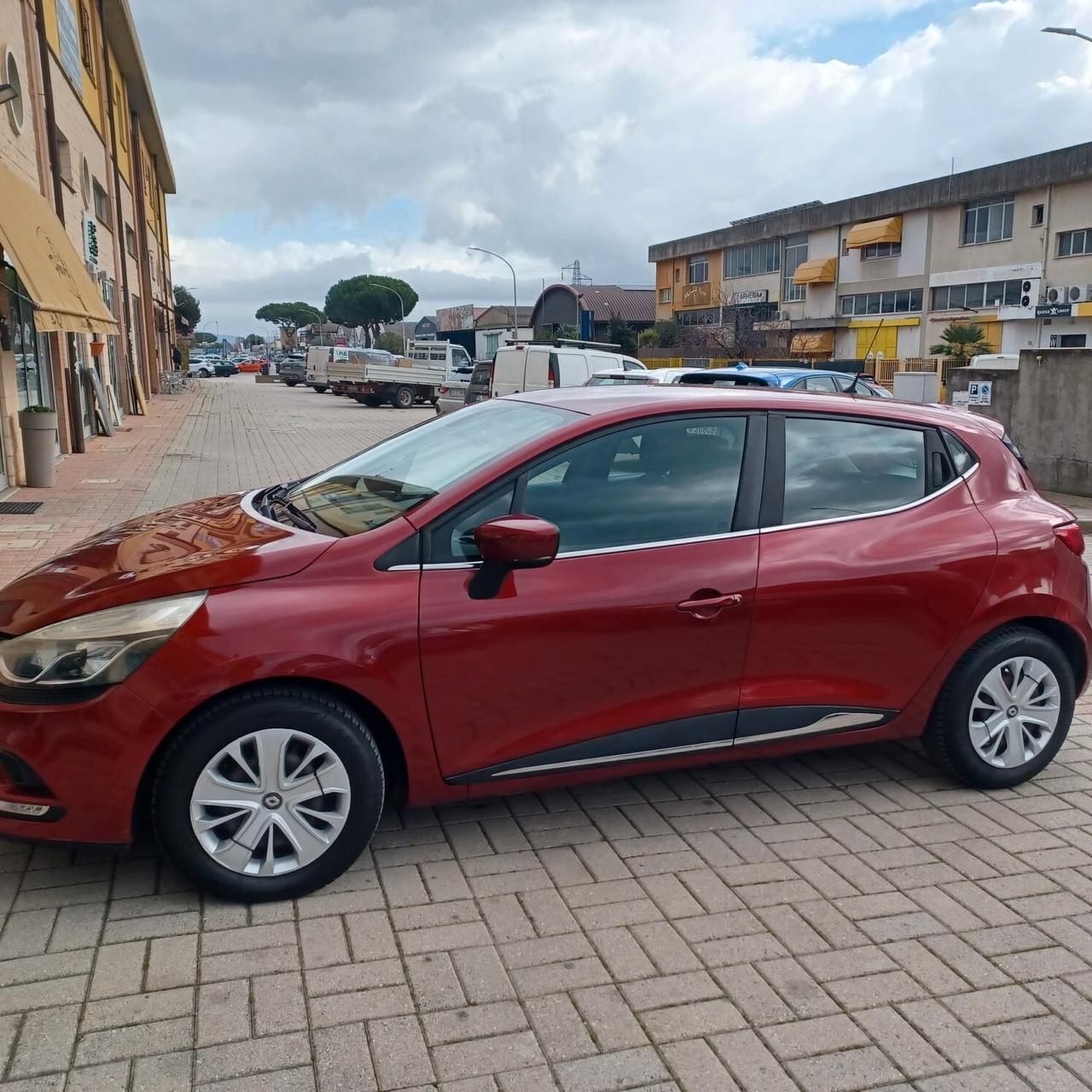 121.828 KM CLIO 1.5 DCI NEOPATENTATI UNIPROPRIETARIO