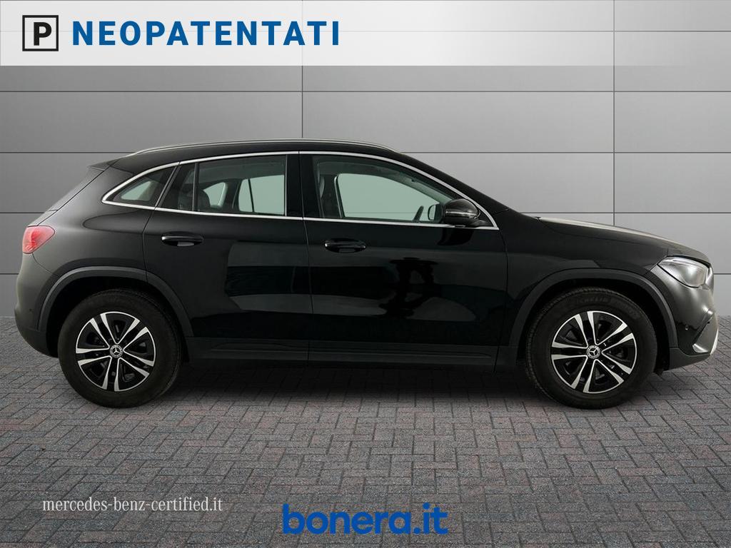 Mercedes GLA 180 180 D Advanced 8G-DCT