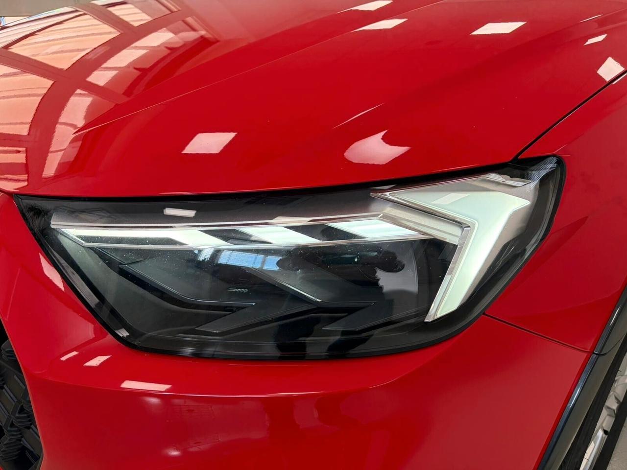 Audi A1 citycarver 30 1.0 tfsi Identity Black 110cv