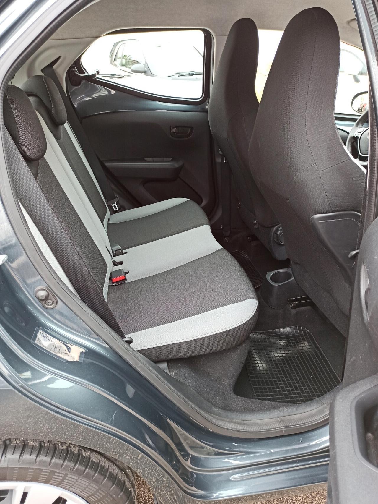 Toyota Aygo 1.0 VVT-i 69 CV 5 porte x-wave