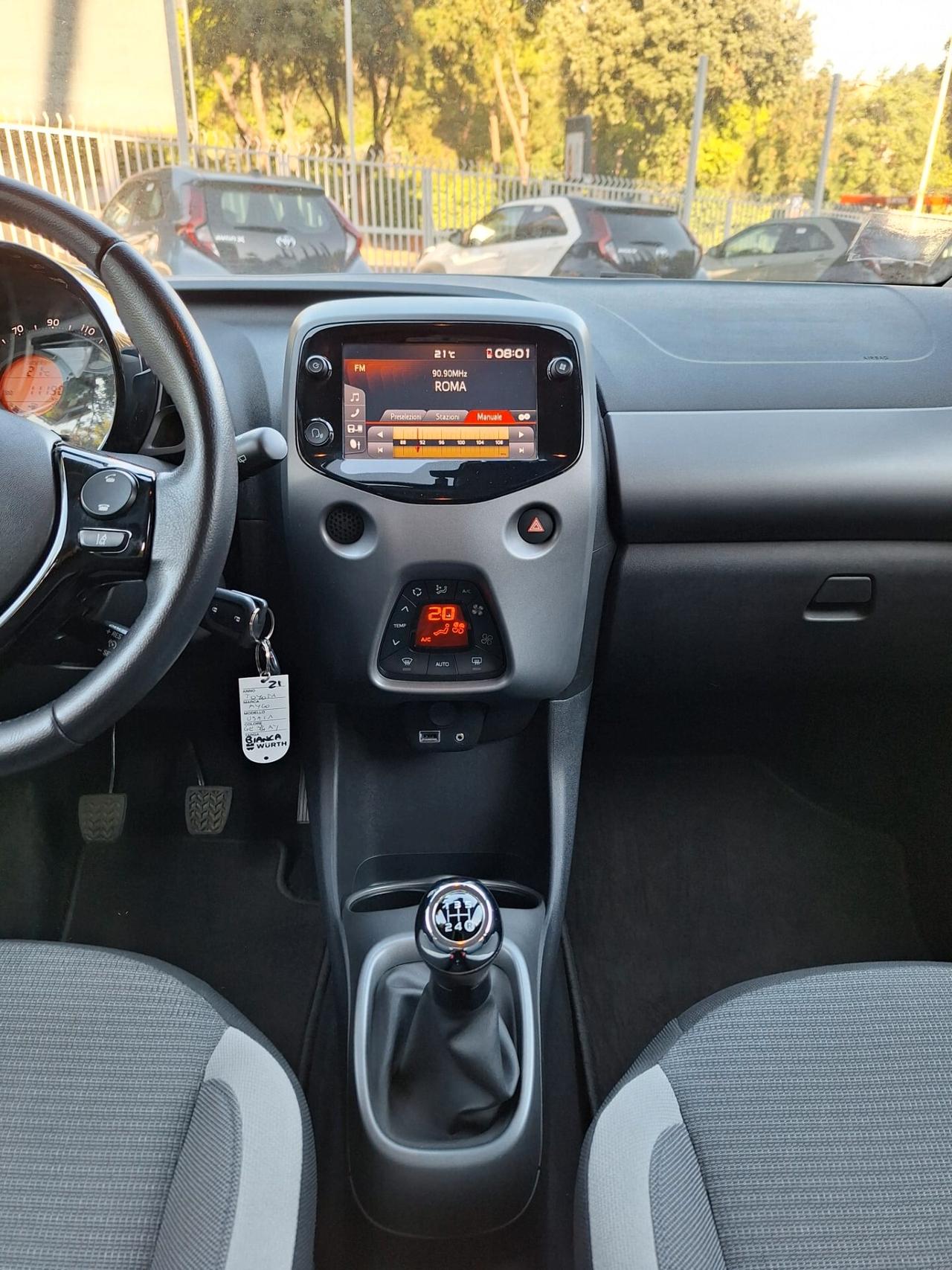 Toyota Aygo Connect 1.0 VVT-i 72 CV 5 porte x-fun