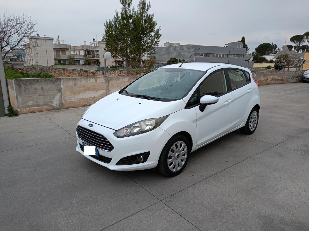 FORD FIESTA 1.400 BENZINA GPL
