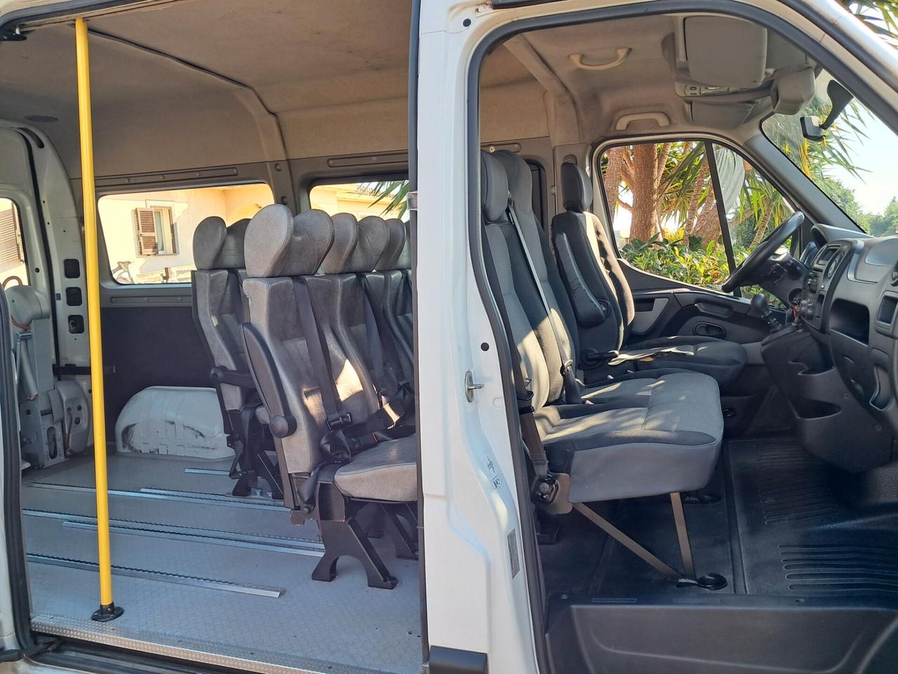 Renault Master 9 posti 3 carrozzine trasporto disabili pedana elettroidraulica