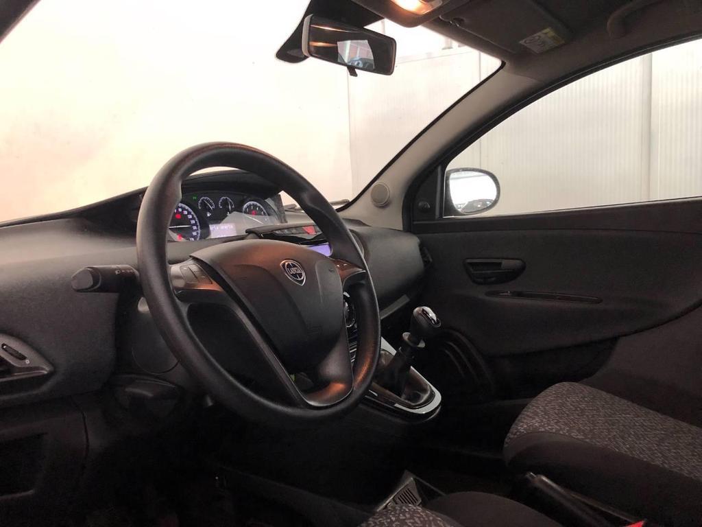 Lancia Ypsilon 5 Porte 1.2 Silver