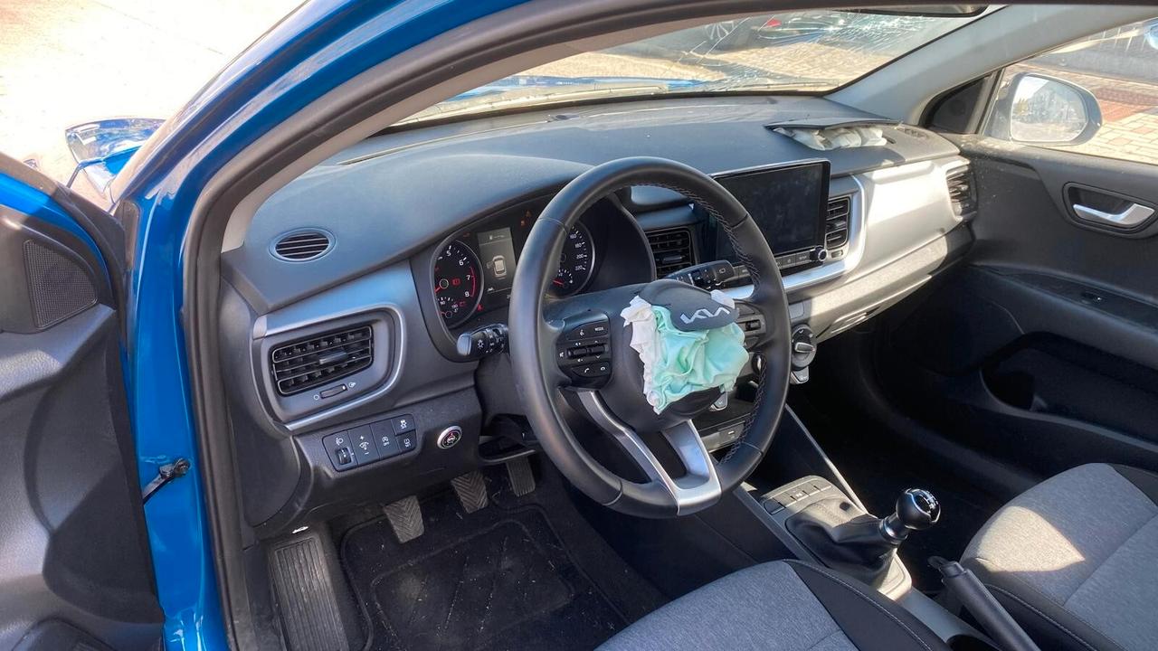 Kia Stonic 1.2 2023 - incidentata