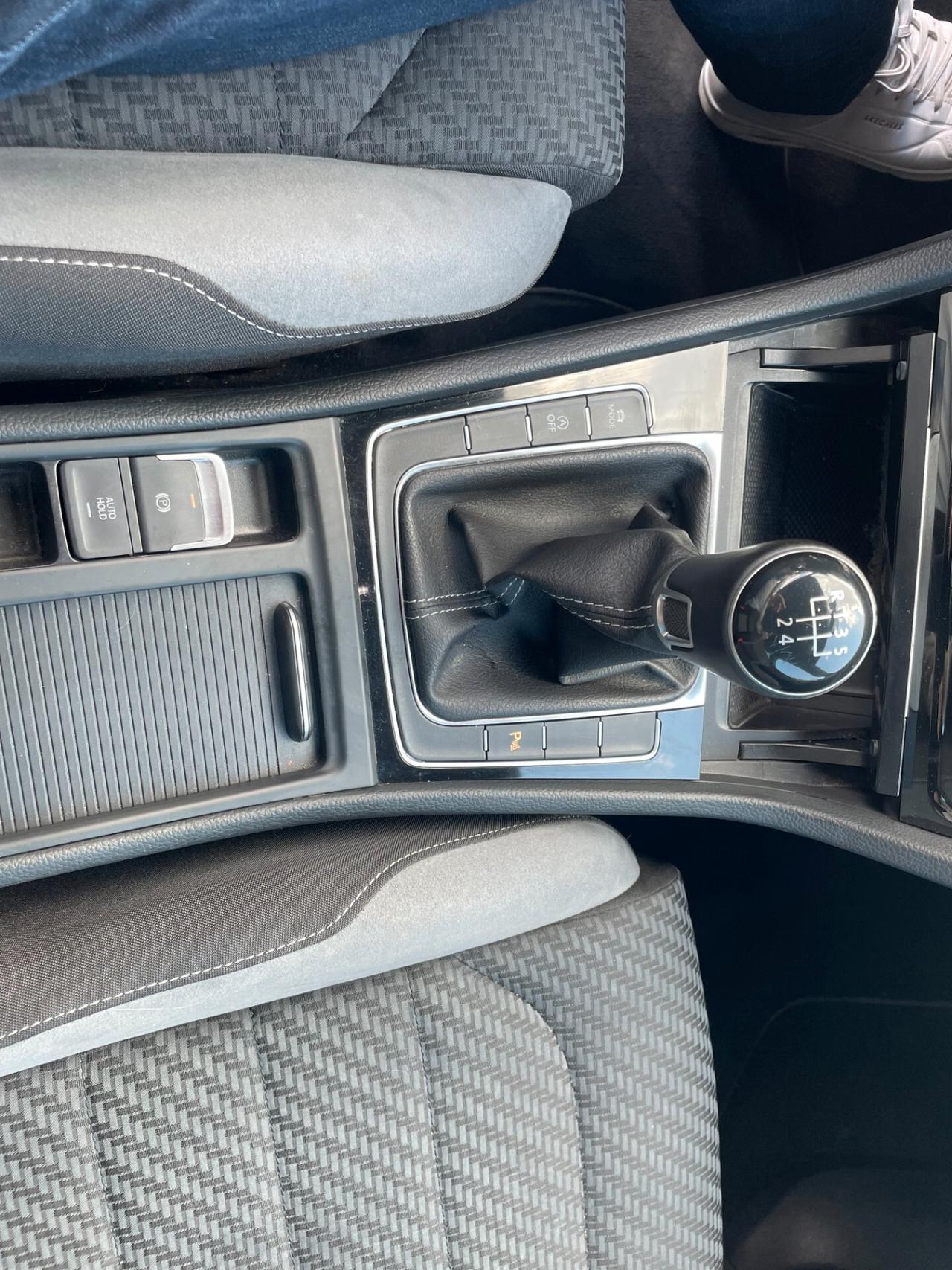 Volkswagen Golf 1.6 TDI 116 SPORT "R LINE" FINANZIABILE