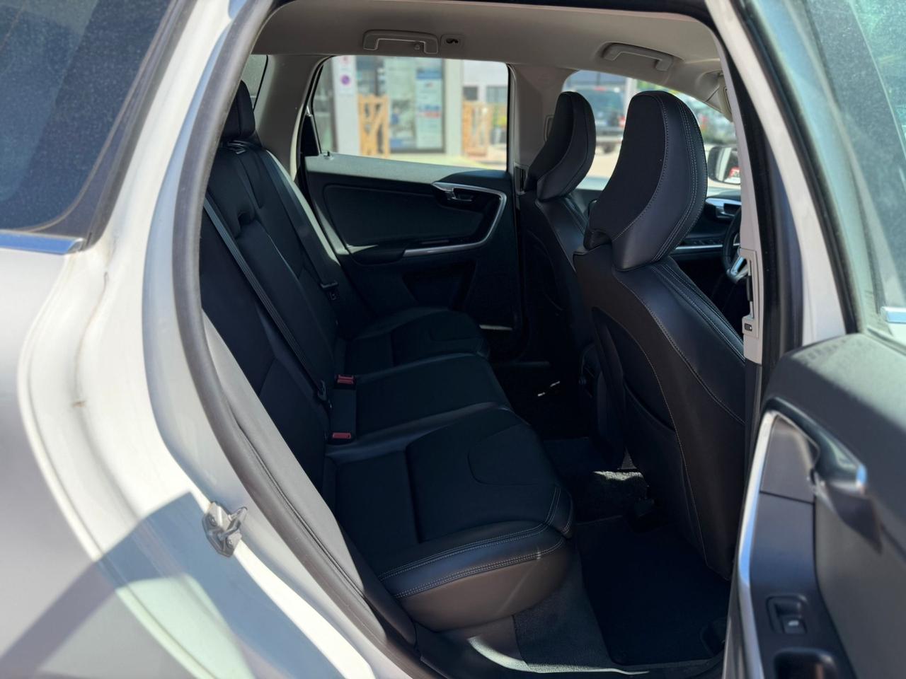 Volvo XC 60 XC60 D3 Geartronic R-design