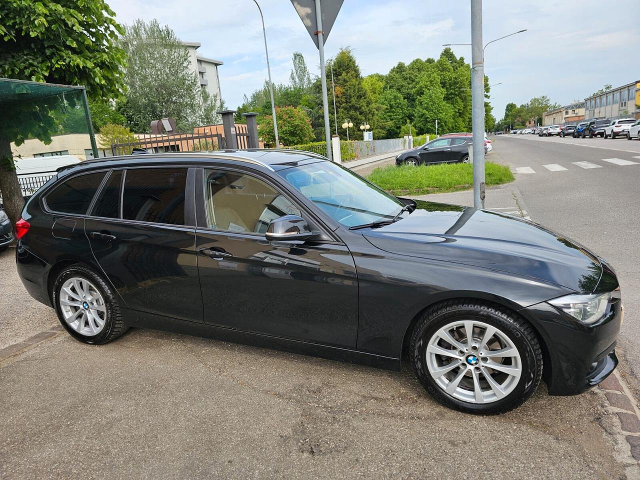 Bmw 316d 115cv Touring Sport*Aut*Bi-Xeno*Navi*Pdc*17*