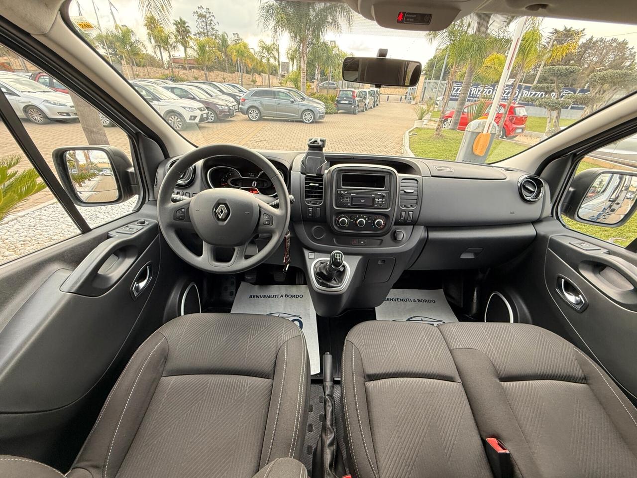 Renault Trafic 2.0dCi 120CV 9 Posti l2h1 Lungo 2 Porte Posteriori Fari Full Led
