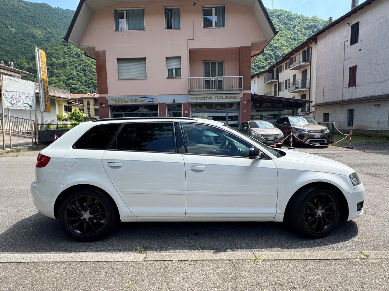 Audi A3 SPB 1.6 TDI 105 CV CR - VETRI OSCURATI - GIA' TAGLIANDATA