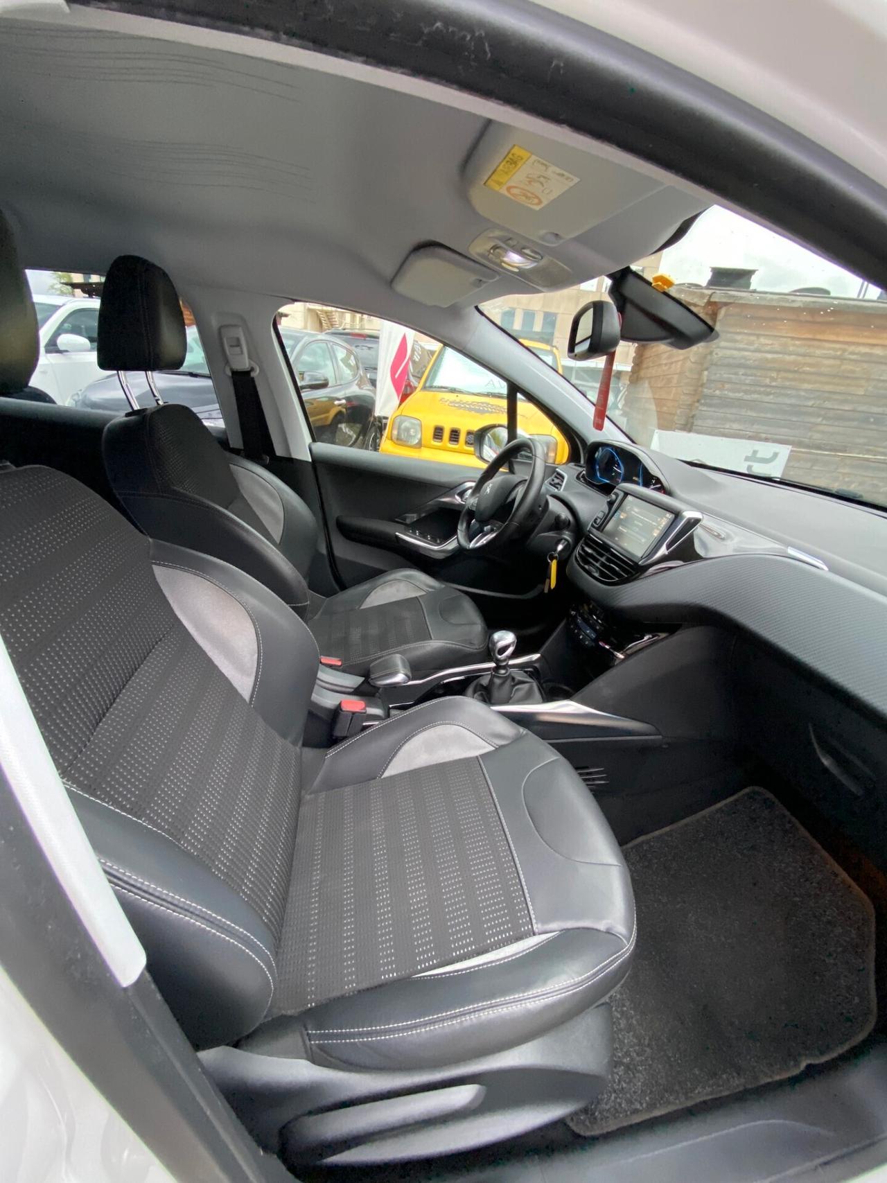 Peugeot 2008 1.6 e-HDi 115 CV Stop&Start Allure