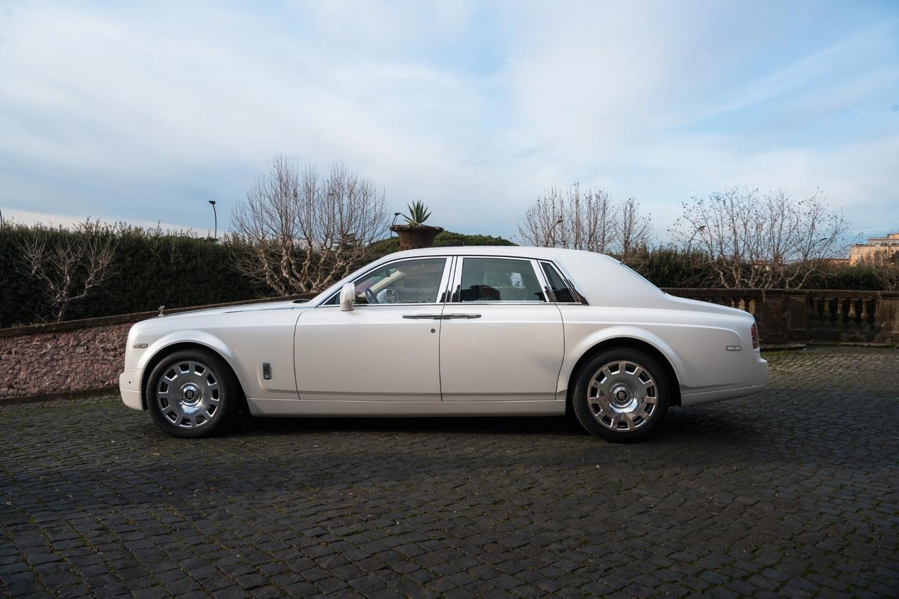 Rolls Royce Phantom 6.7 EWB