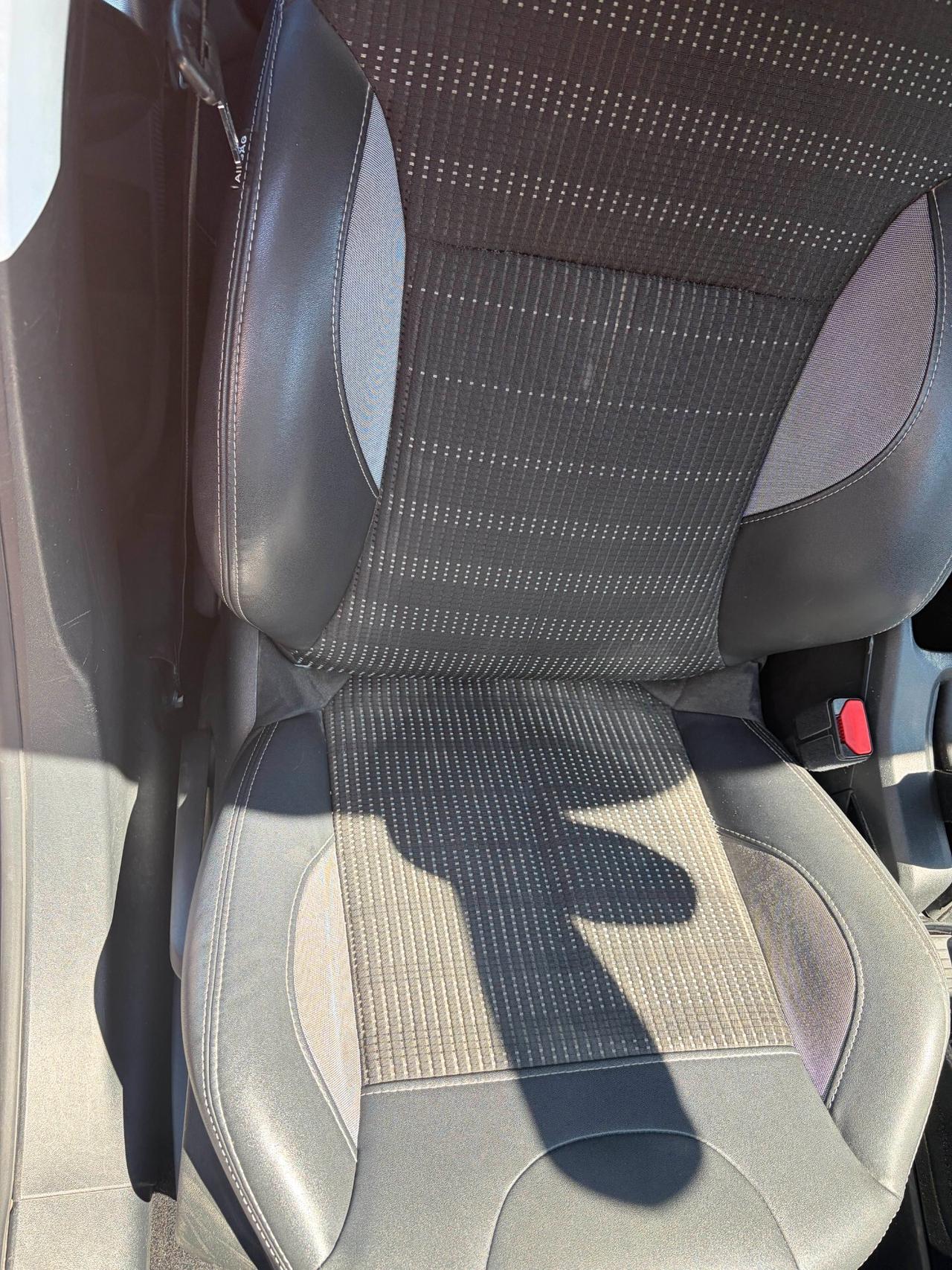 Peugeot 2008 BlueHDi 100 Allure