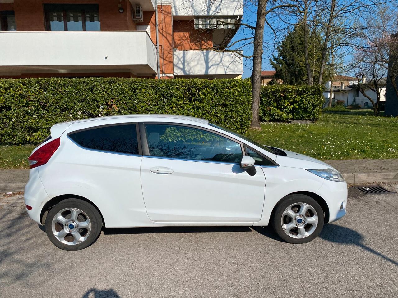 Ford Fiesta 1.2 82CV 3 porte Titanium