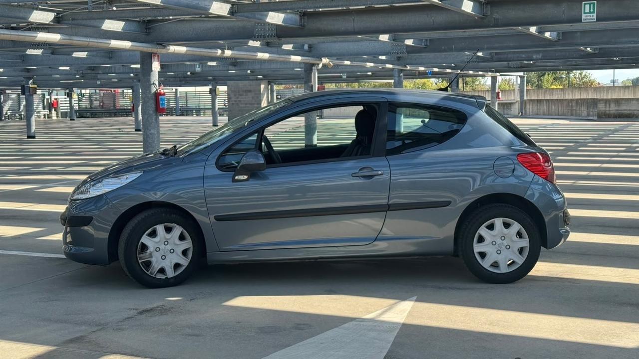Peugeot 207 1.4 8V 75CV 5p. X Line