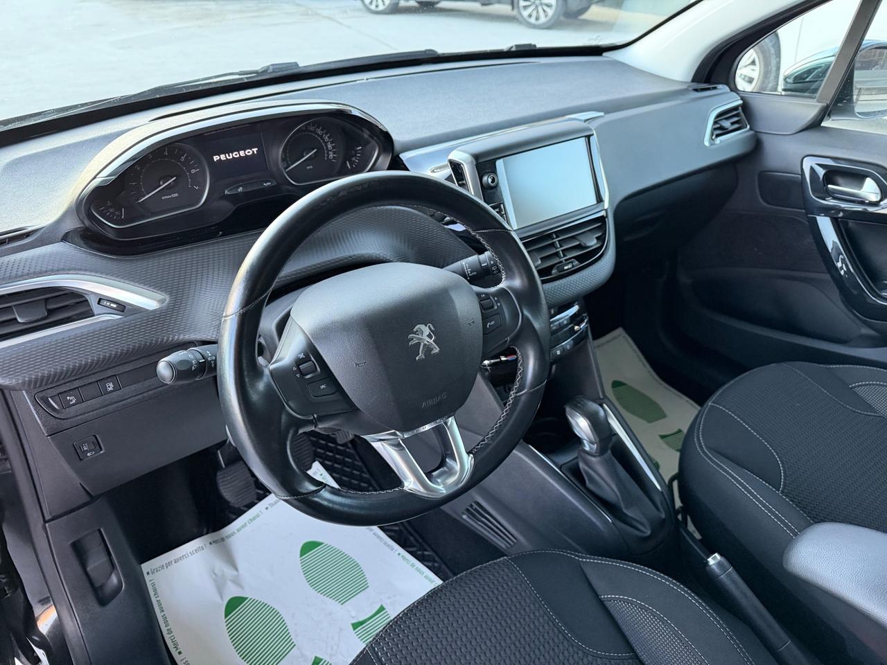 Peugeot 208 PureTech 82 5p. GPL Allure