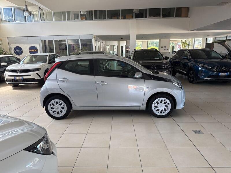 Toyota Aygo 1.0 VVT-i 69 CV 5 porte x-business