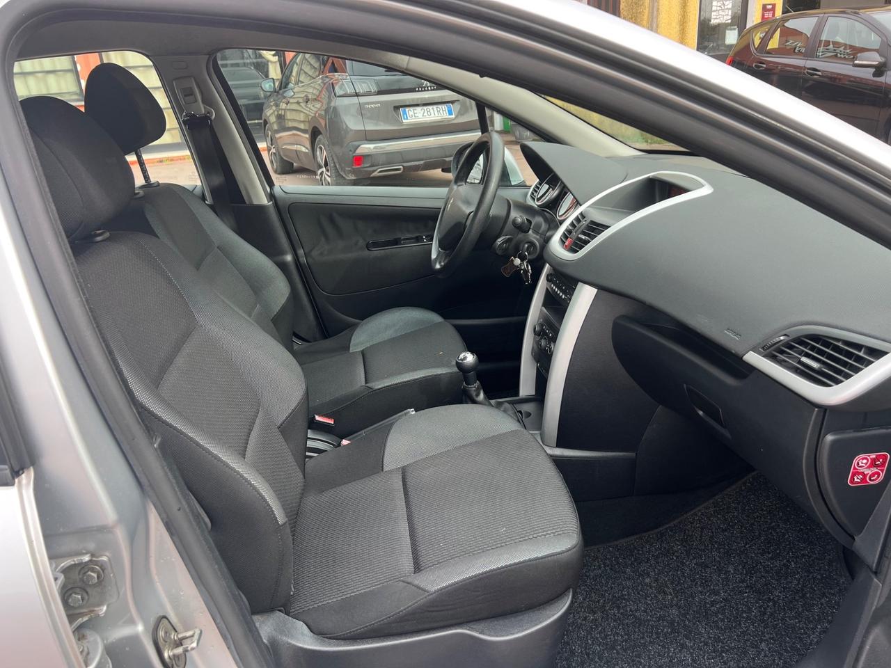 Peugeot 207 Plus 1.4 HDi 70CV 5 porte
