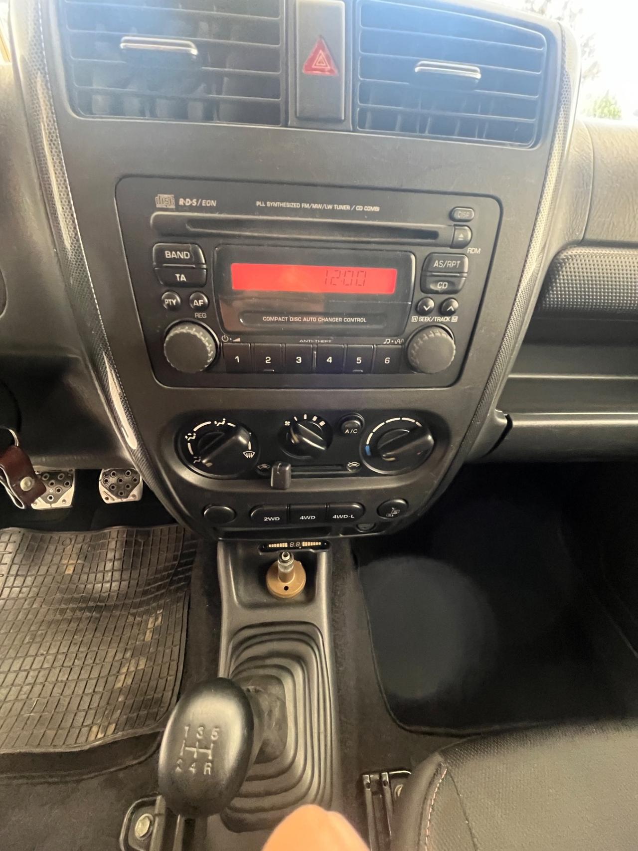 Suzuki Jimny 1.3i 16V cat 4WD JLX Più