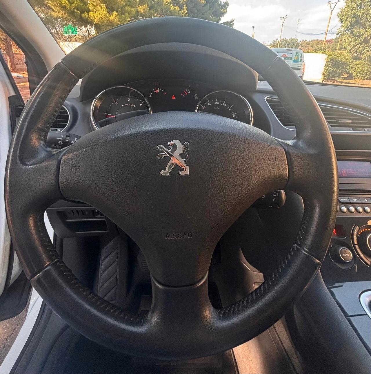 Peugeot 3008 1.6 HDi 115CV Business