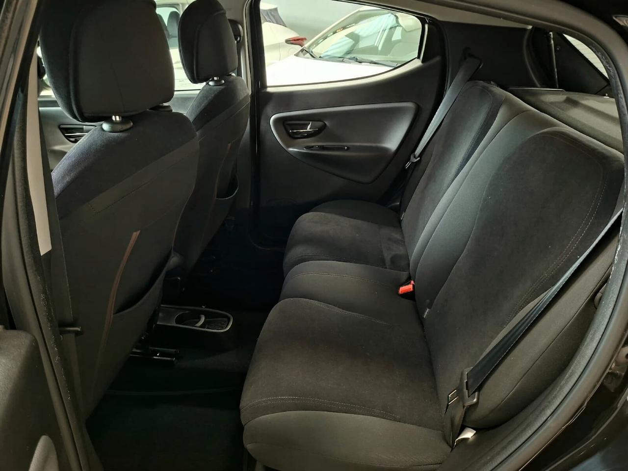 Lancia Ypsilon 0.9 t.air 85cv Platinum 2011