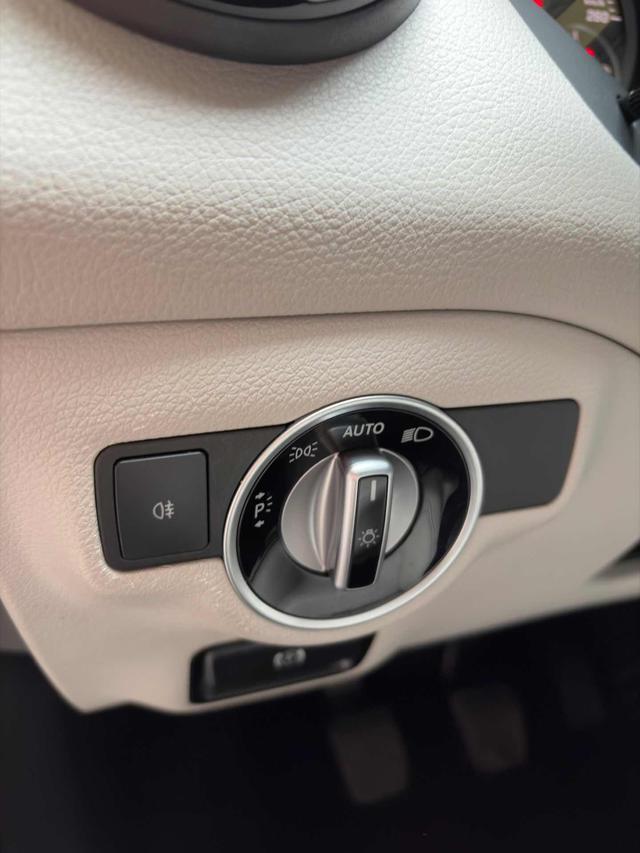 MERCEDES-BENZ GLA 180 d Sport PELLE-LED-NAVI!!!!