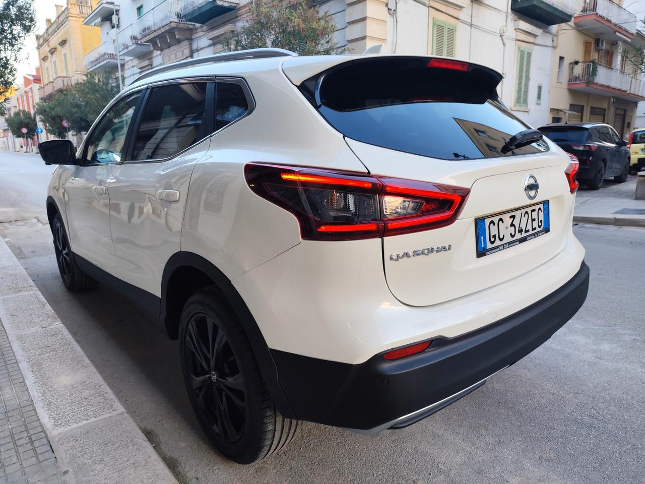 Nissan Qashqai 1.5 dCi 115CV TEKNA TETTO NAVI