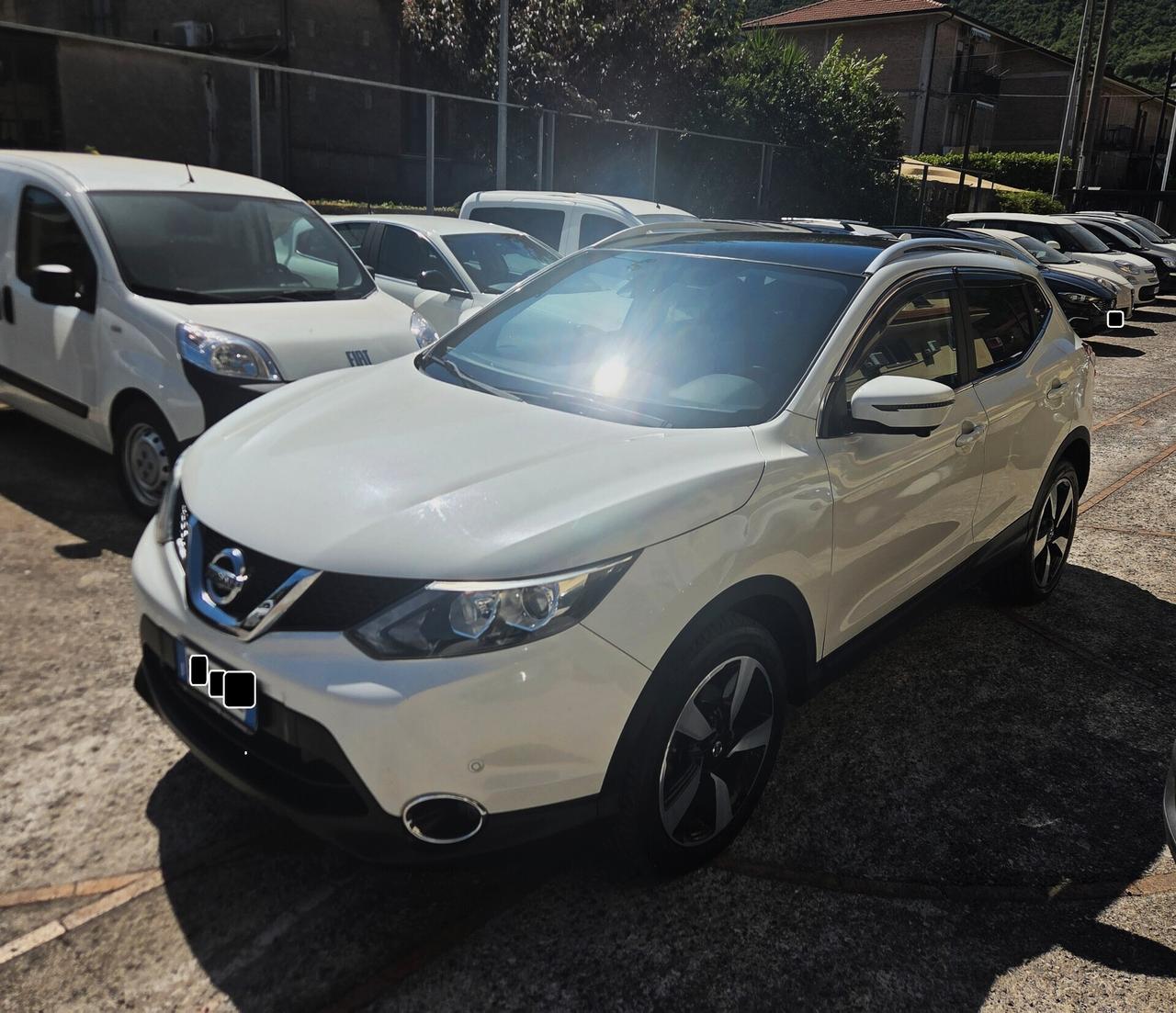 Nissan Qashqai 1.6 dCi AUTOM. NAVI CERCHI 18 FULL
