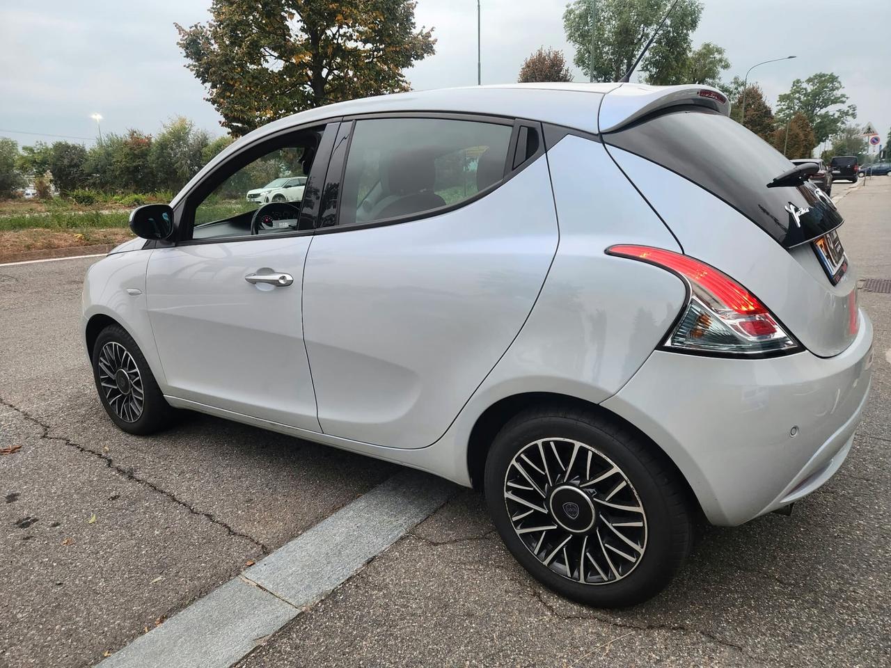 Lancia Ypsilon 1.2 69 CV 5 porte GPL Ecochic Platinum
