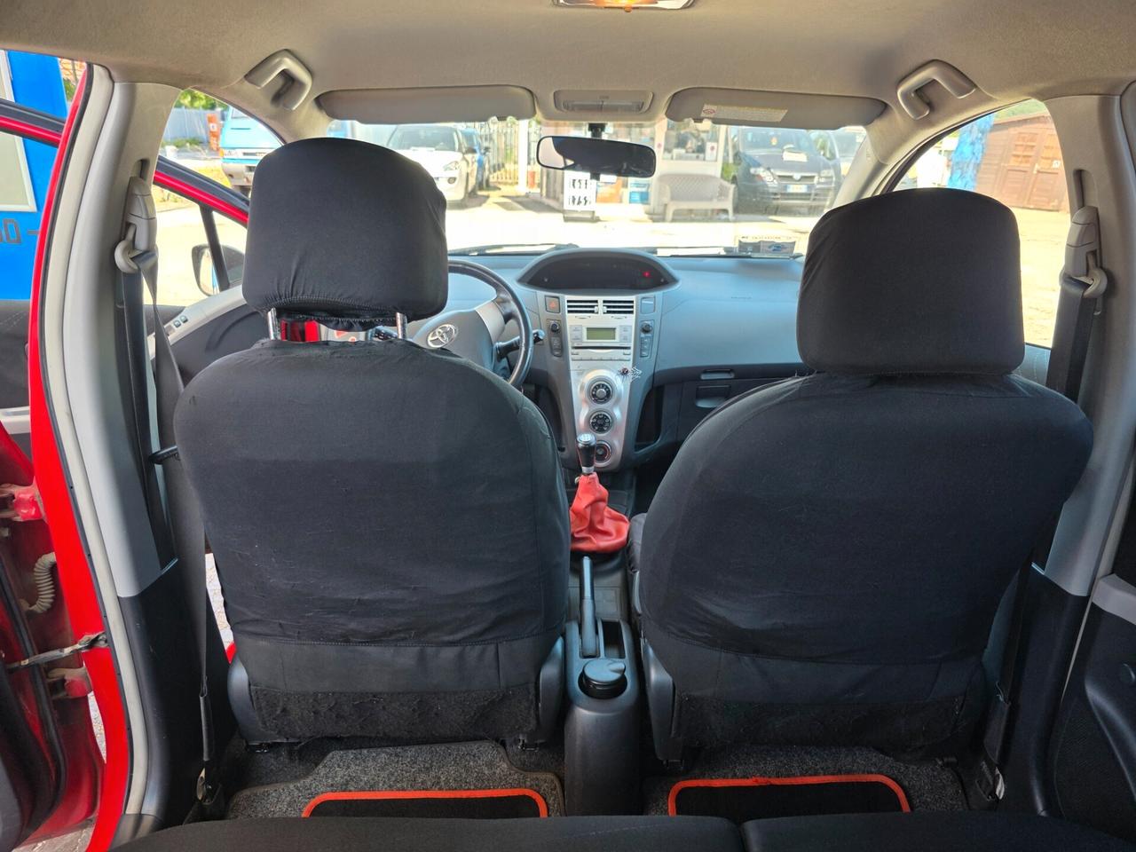 Toyota Yaris 1.0 5 porte con 250.000km Neopatentati ok