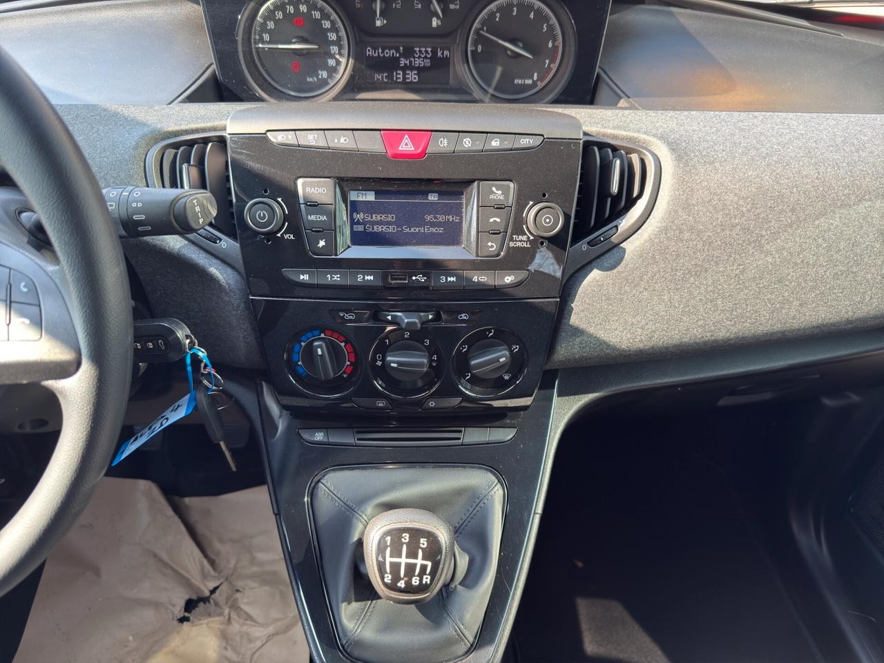 Lancia Ypsilon 1.0 FireFly 5 porte S&S Hybrid Silver