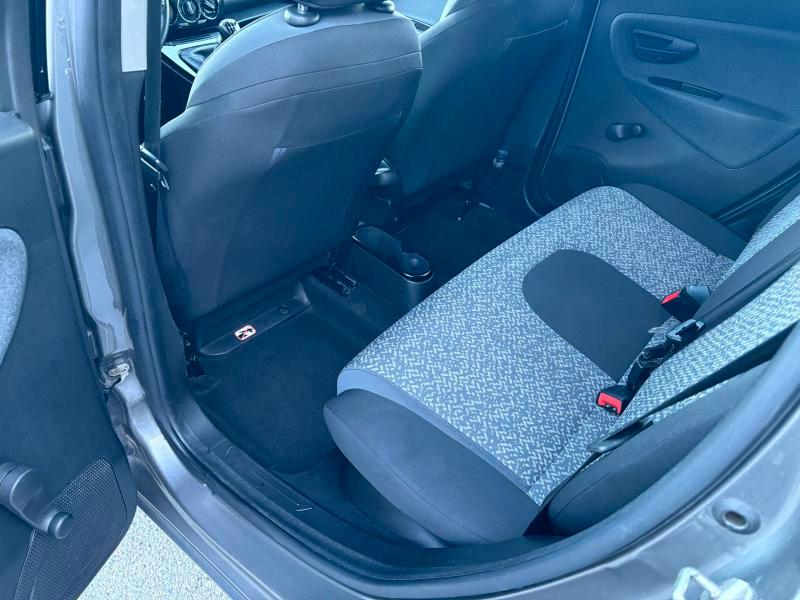 Lancia Ypsilon 5 Porte 1.0 hybrid Gold s&s 70cv ADATTA NEOPATENTATI