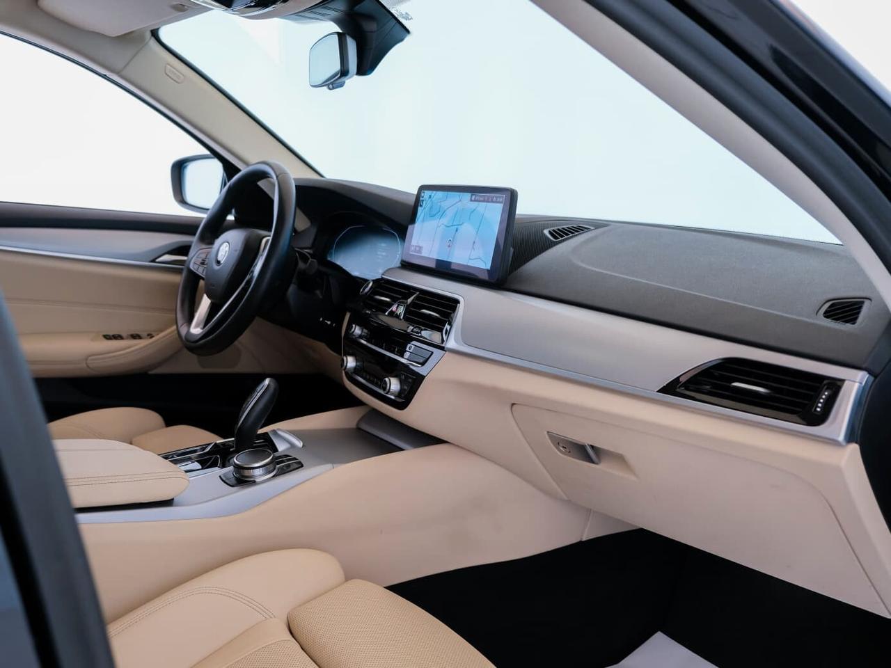 BMW 518d Touring mhev 48V auto