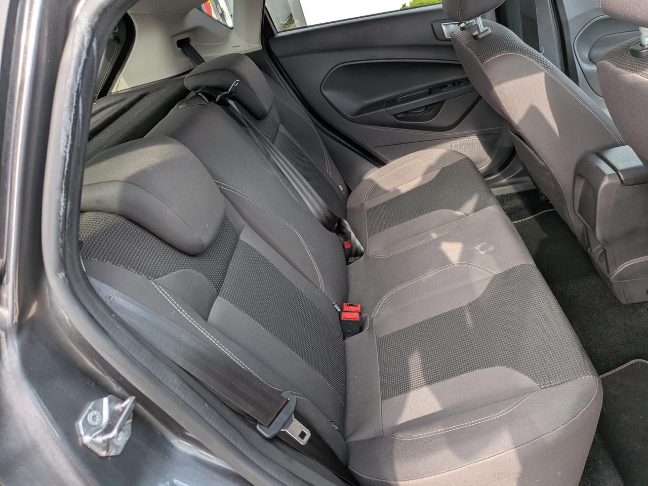 Ford Fiesta 1.5 TDCi 75CV 5 porte Titanium