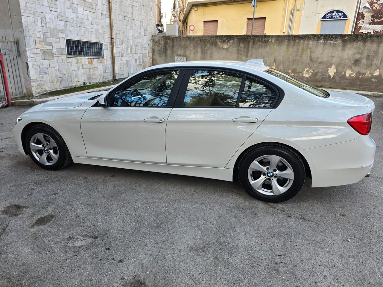 Bmw 320 320d Efficient Dynamics Luxury