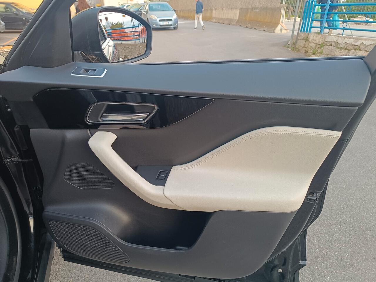 Jaguar F-Pace 2.0 D 180 CV AWD Prestige