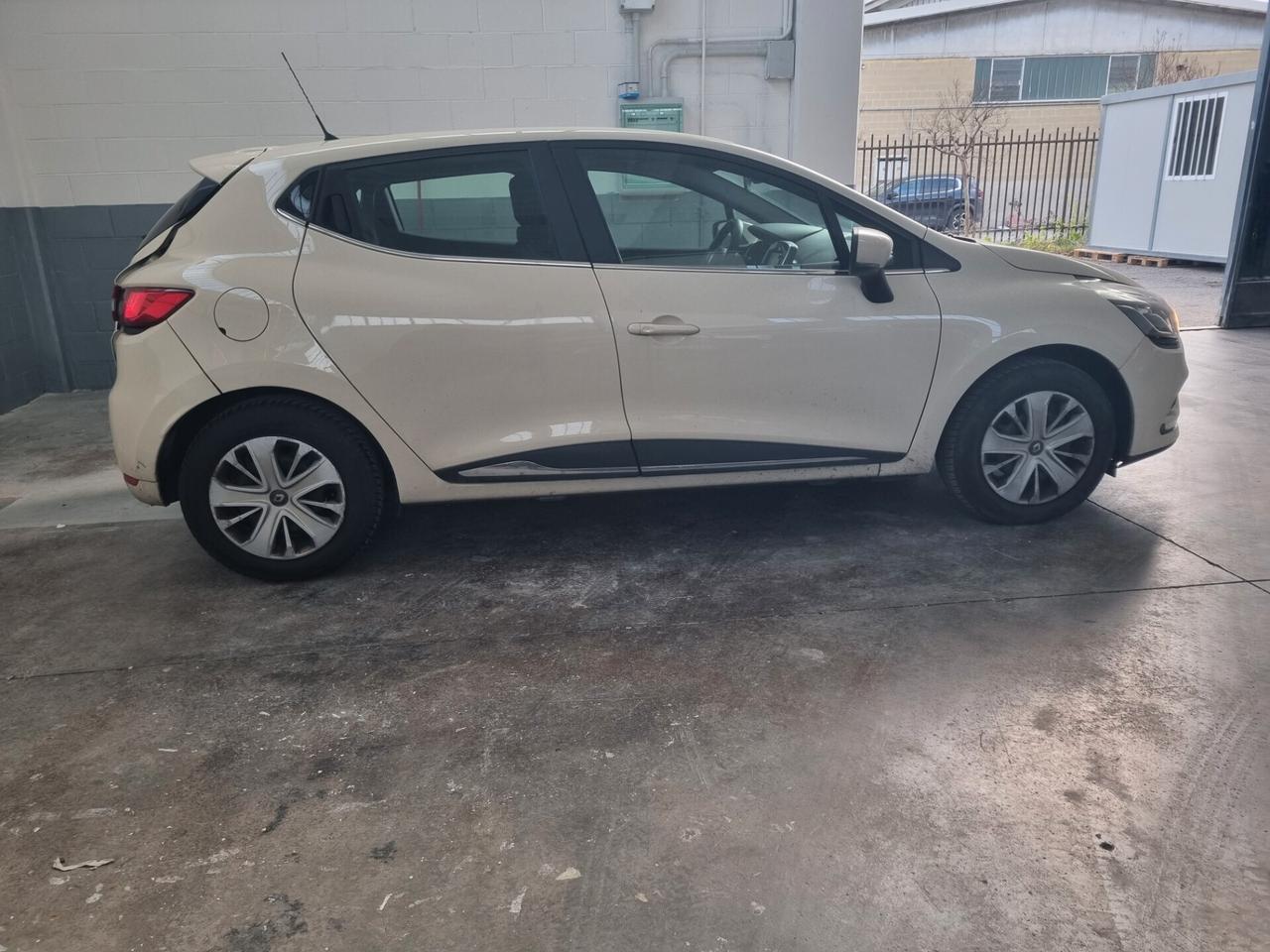 Renault Clio TCe 12V 90CV Start&Stop 5 porte Energy Intens